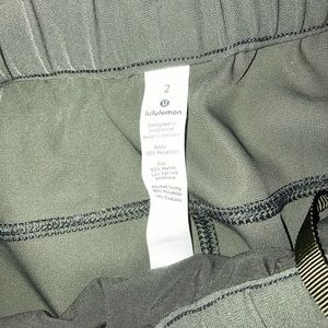 LuLu joggers size 2!